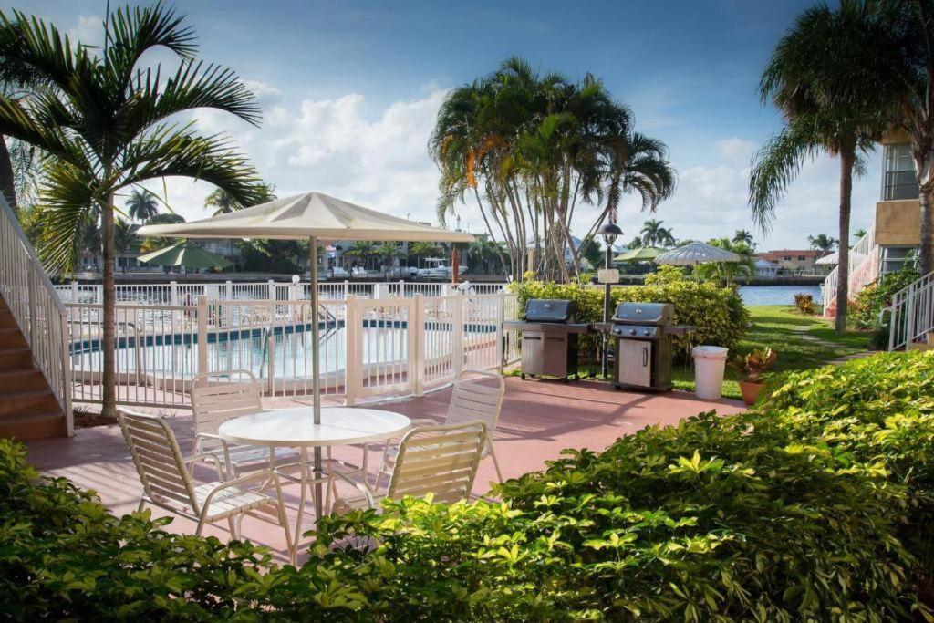 Aloha Condominium On The Intracoastal-Walk To The Beach Pompano Beach Bagian luar foto