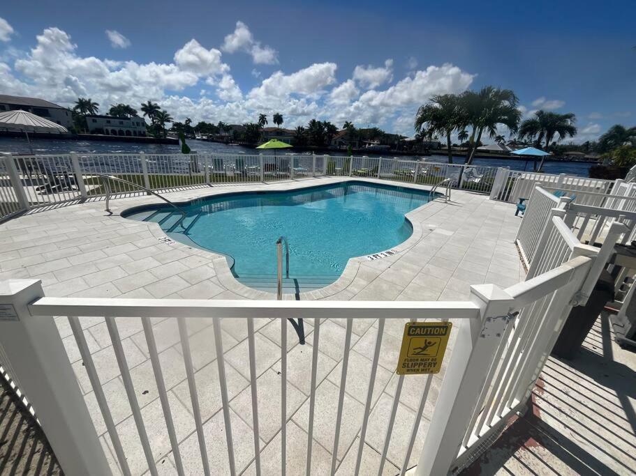 Aloha Condominium On The Intracoastal-Walk To The Beach Pompano Beach Bagian luar foto